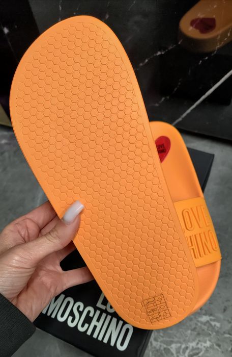 Klapki Love Moschino r38 pomarańcz