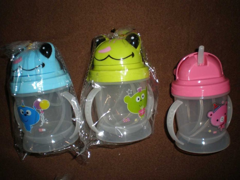 Бутилка з трубочкою