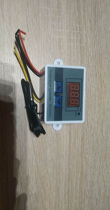 Termostat elektryczny regulator temperatury 24V
