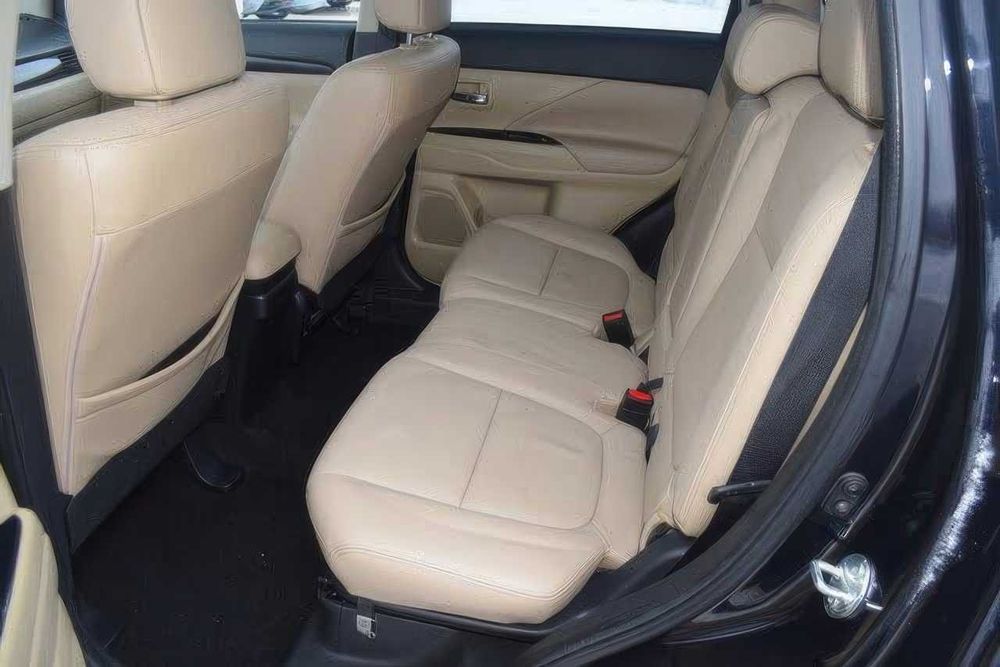 Mitsubishi Outlander SEL      2016