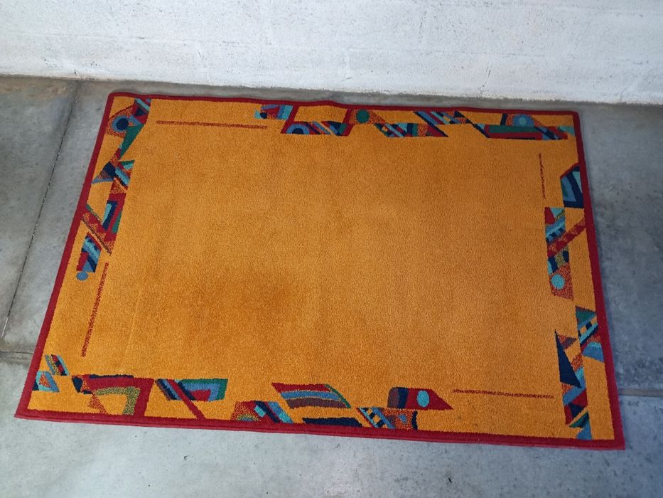 Belíssima carpete em exemplar estado de conservação, medidas: 175/117c