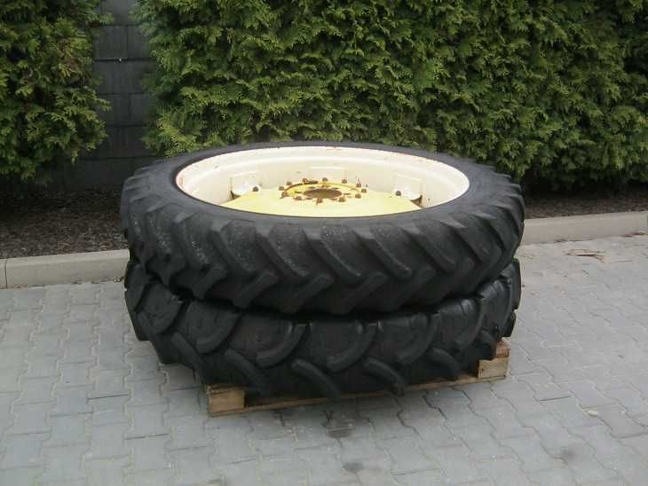 Koła do międzyrzędzi 12,4  R46