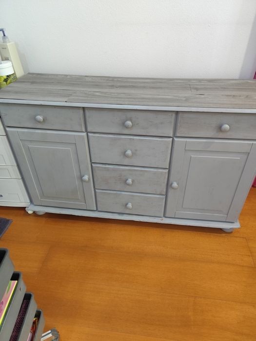 Vendo móvel disponível para Abrir