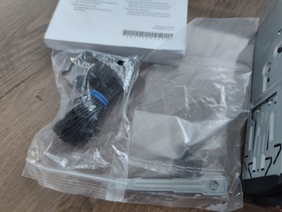 Nowe Radio samochodowe Alpine UTE 200BT, Bluetooth, USB,