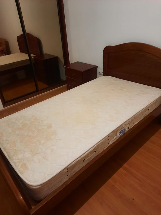 Mobília Solteiro em Mogno