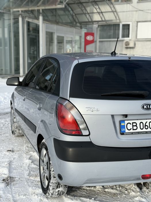 Продам киа рио !