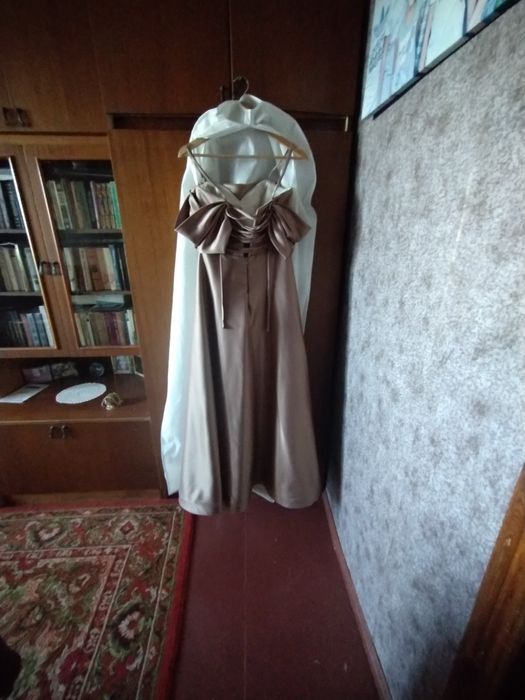 Випускна сукня 46 розмір