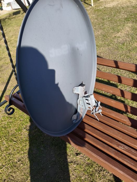 Antena satelitarna