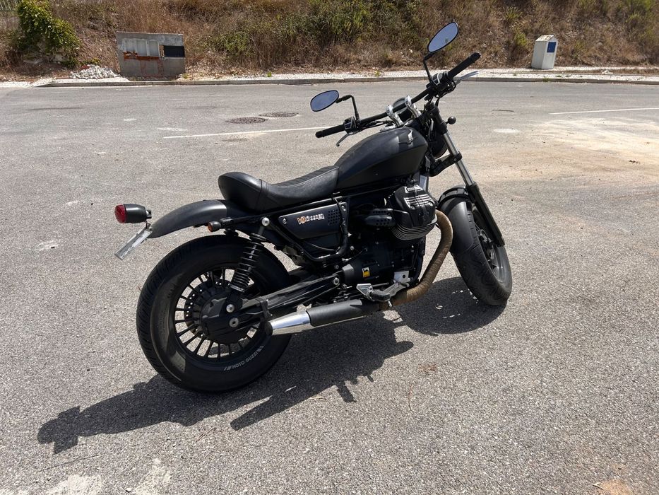 Moto guzzi v9 bobber