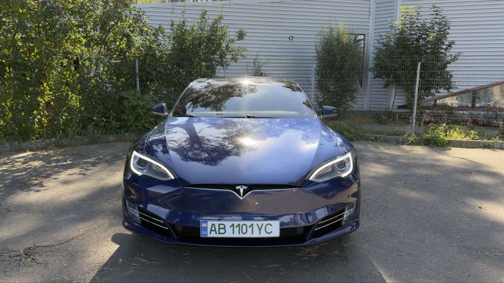 Tesla Model s 70D