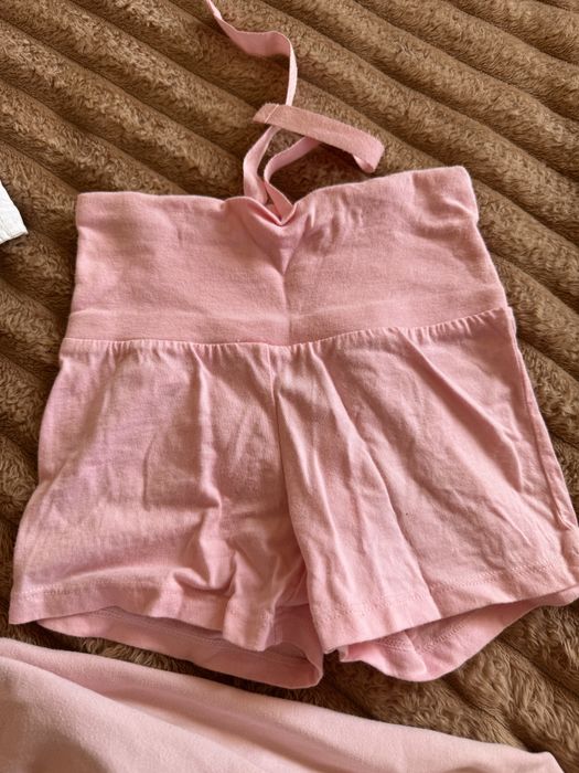 Віддам безкоштовно одяг для дівчинки 4-5-6 рочків