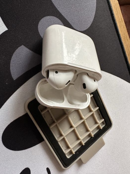 Лот ipad iphone airpods 2