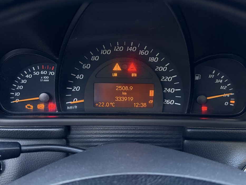 Mercedes-Benz C200