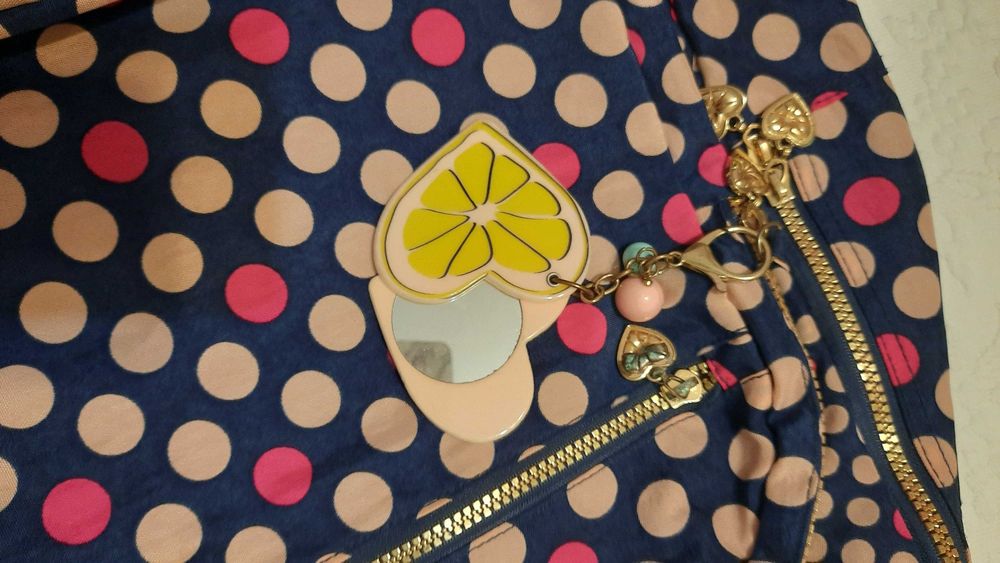 Mochila e estojo igual