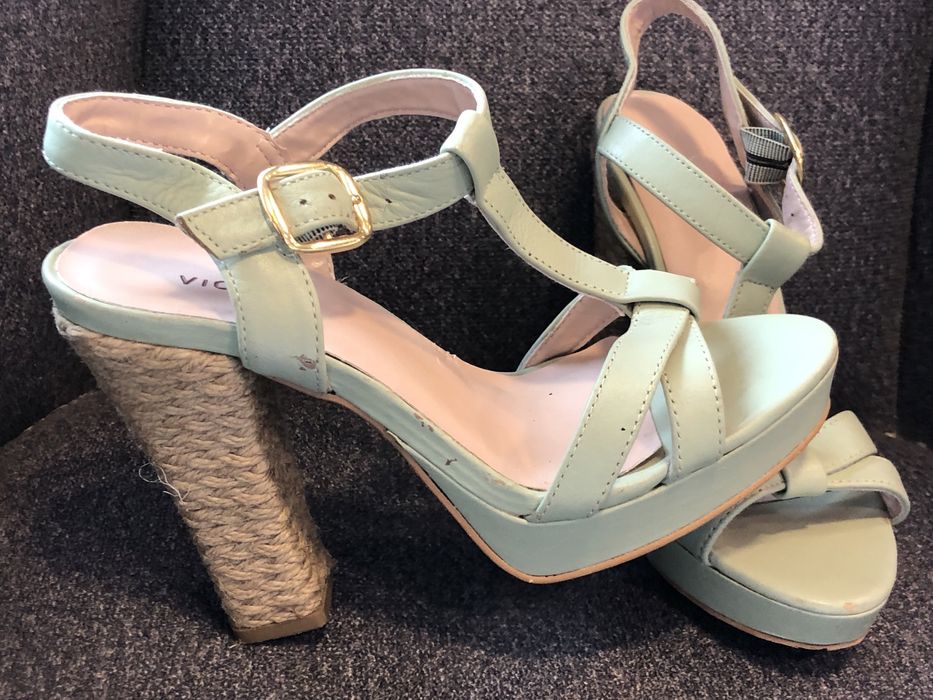 Sandálias lindas 37