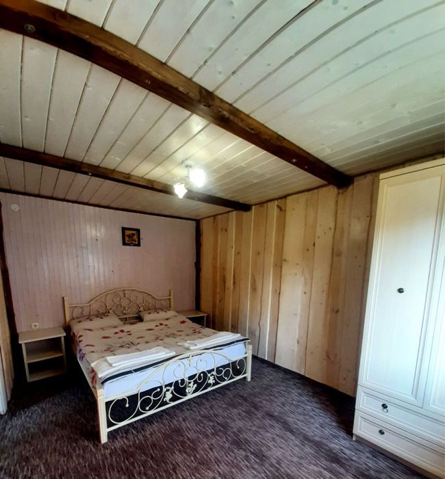 Яремче оренда котеджа подобово Котедж2 «Біля водоспаду» для 2-4х осіб