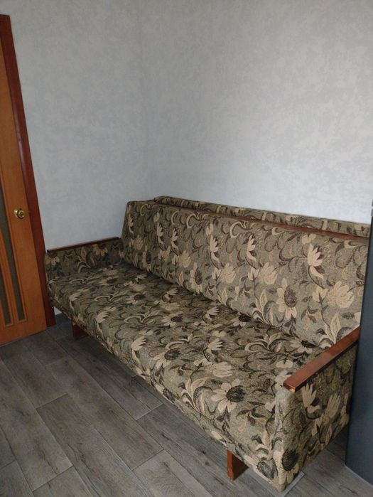 Продам диван розкладний  бу