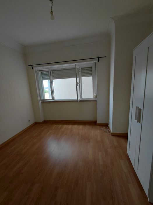 Arrendo apartamento T1 c/ 40 M2 em Lisboa - proximo ao Metro -Rato
