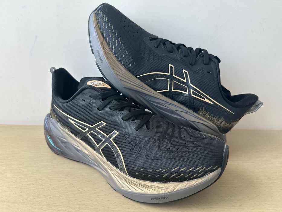 Кросівки Asics Novablast 4, Розмір 41,5/42,5/43,5/44/45!