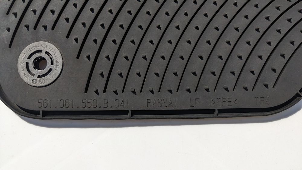 Оригинальные  коврики VW Golf 6