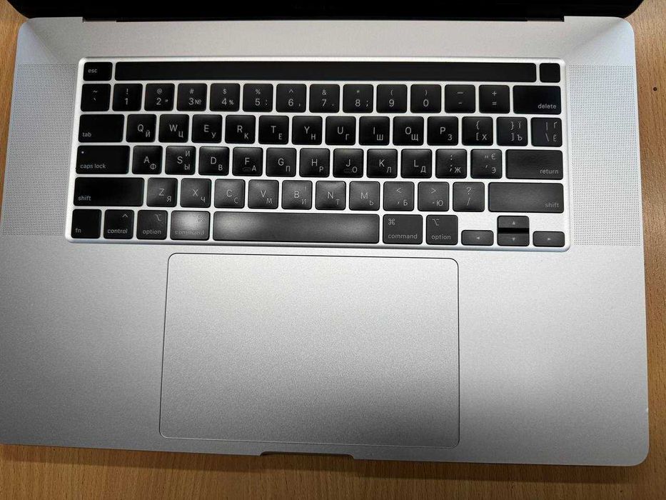 MacBook Pro 16" A2141 (Touch Bar 2019)Core i9 2.4/32/500 Pro 5300M 4Gb