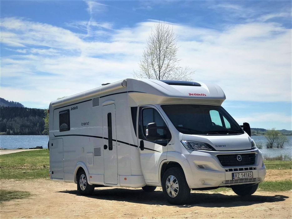 Dethleffs TREND T 7057  (FIAT) Dethleffs Trend 7057 DBM/EB Półintegra Bezwypadkowy