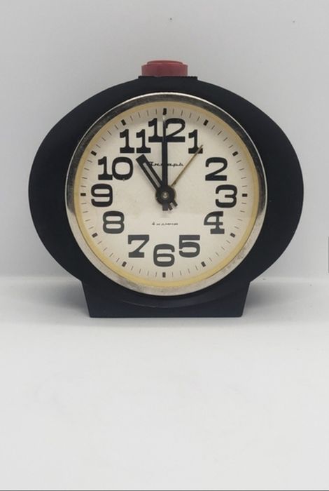 Будильник СССР Янтарь 4 камння