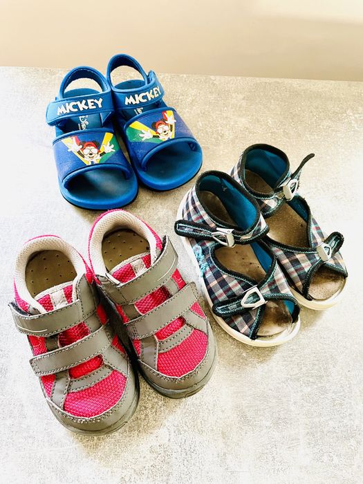 buty roz.25_2 pary plus sandały gratis