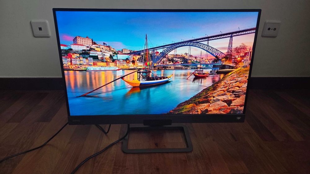 Monitor BenQ EX2780Q 27" (2K IPS | 144Hz | 120Hz Consolas | Som 2.1)