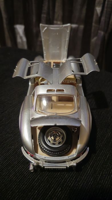 Miniatura Mercedes 300 SL  1/18