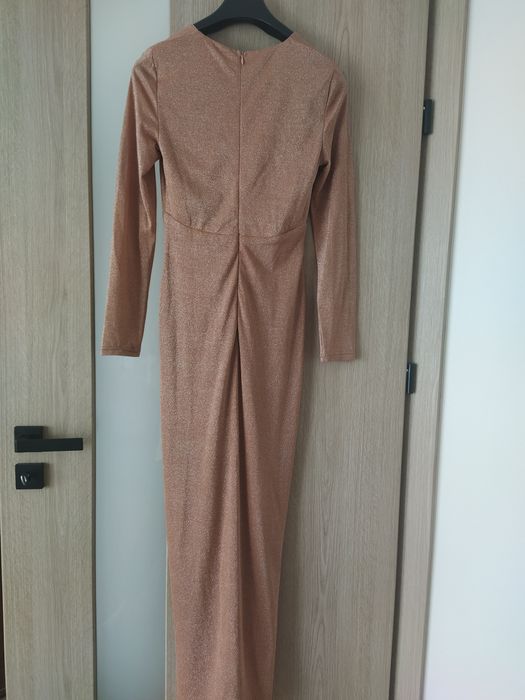 Piękna długa sukienka