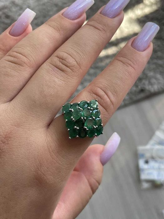 Серебряное кольцо 925 пробы с овальным изумрудом 5x4 мм, размер 18.5