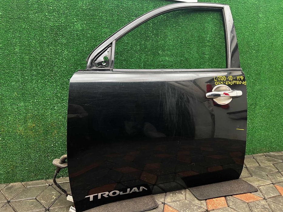 дверка передня ліва для L200 2005-2015
