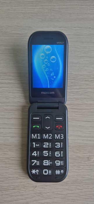 Telefon z klapką Maxcom mm827 + ładowarka