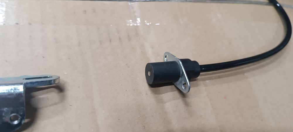 Fiat 126p czujnik położenia wału mocowaniem nowy pod zapłon elektronic