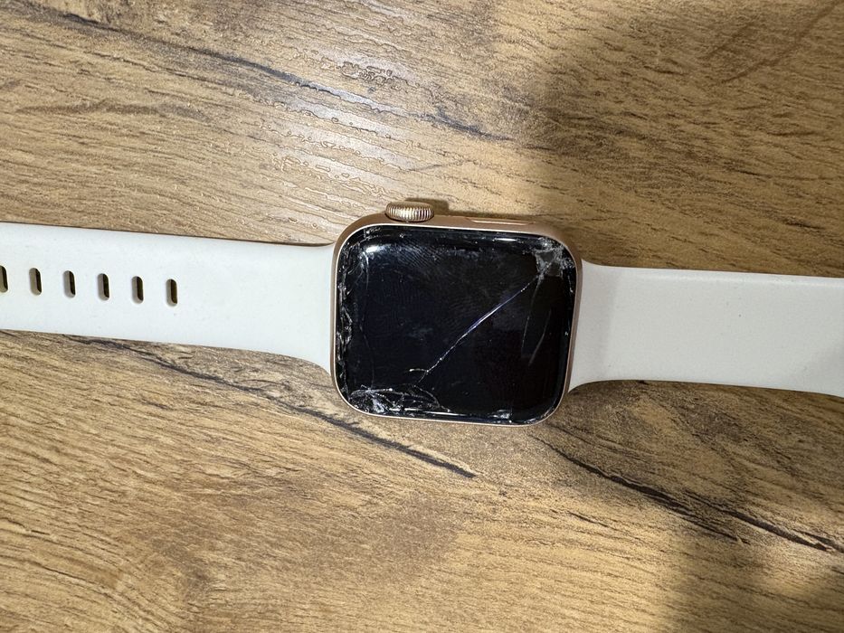 Uszkodzone apple watch SE