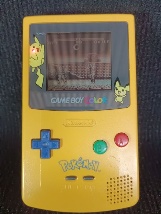 Game Boy color versão pikatchu