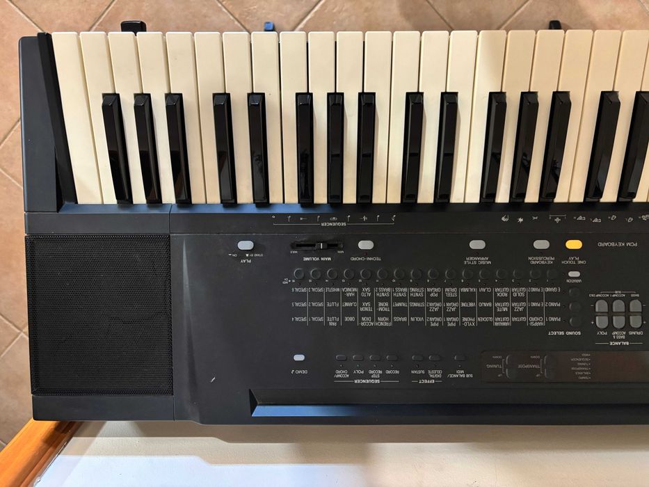 Teclado / órgão eletrónico Technics KN200