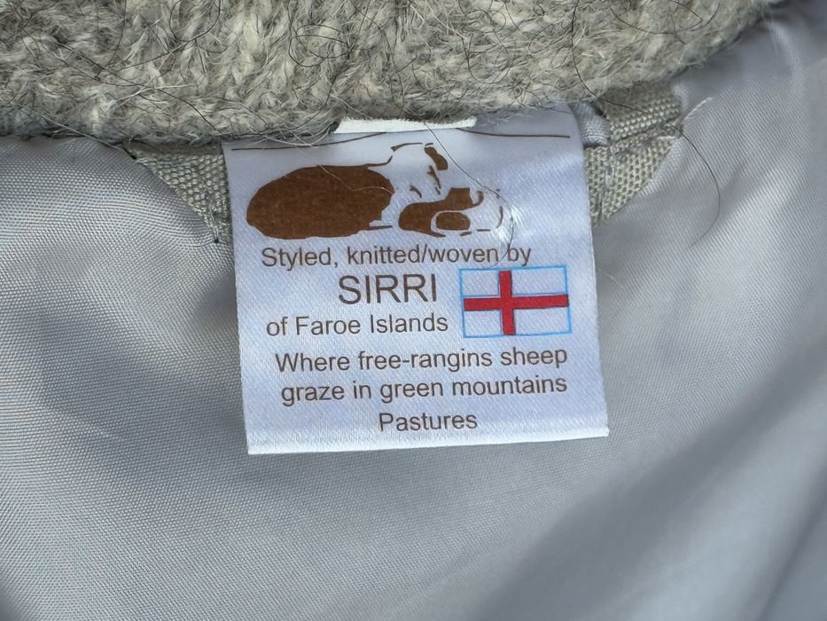 Damski sweter Islandzki SIRRI of Faroe Islands 100% Wełna roz M