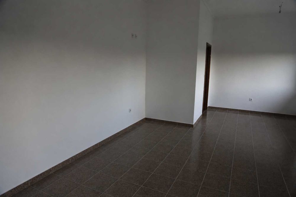 Vendo Loja no centro de Moimenta da Beira