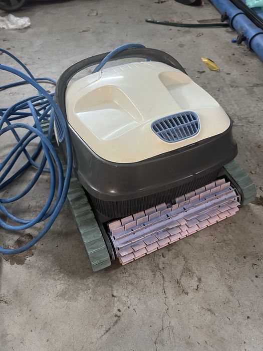 Odkurzacz basenowy dolphin s200