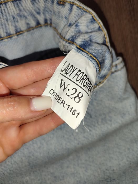 Шорты б/у размер 28