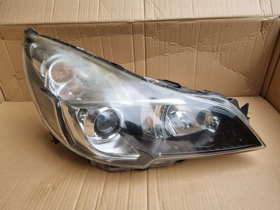 subaru legacy outback lift lampa prawa reflektor xenon