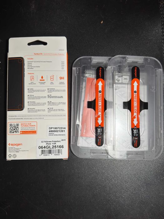 Spigen Glas.TR EZ Fit protetor/película iPhone 11 / XR - 2 unidades