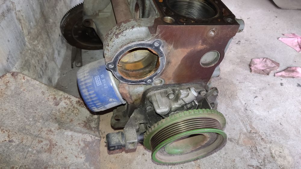 Продам двигатель без ГБЦ в рабочем и отличном состоянии 
От ВАЗ 2112