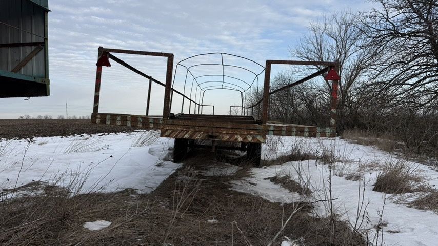 Бджоловіз платформа,павільйон