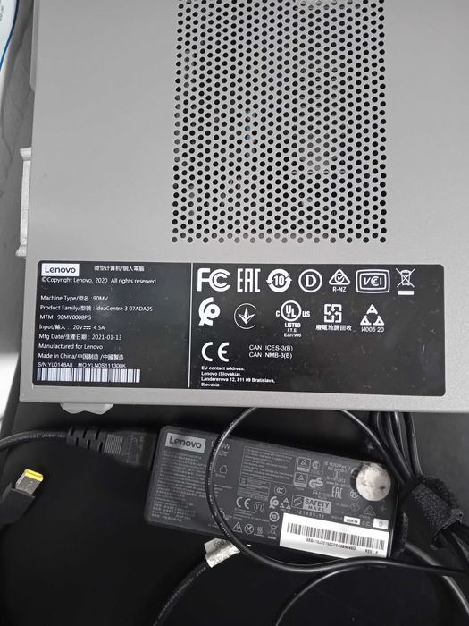 Computador de mesa Lenovo