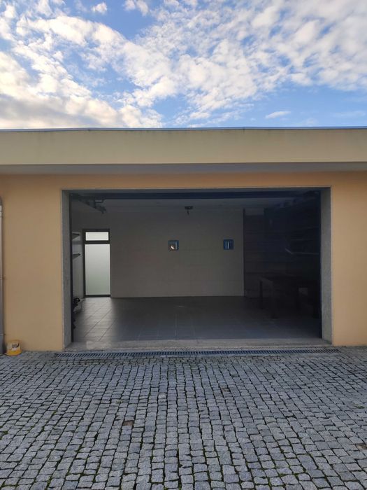 Aluga-se moradia em Ardegães