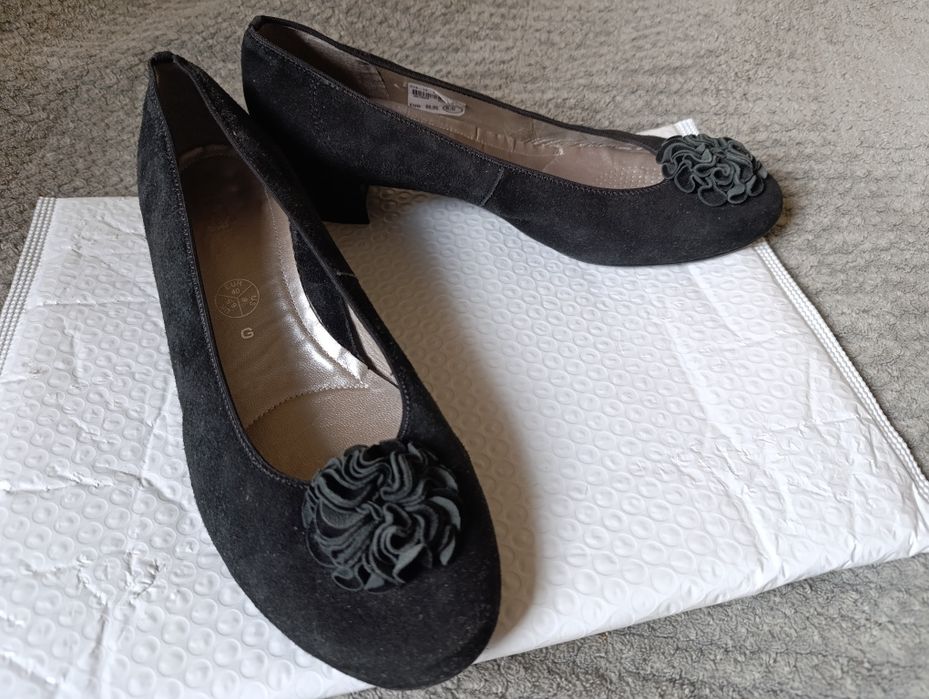 Замшеві туфлі Luftpolster (Швейцарія). Довжина устілки 26см.