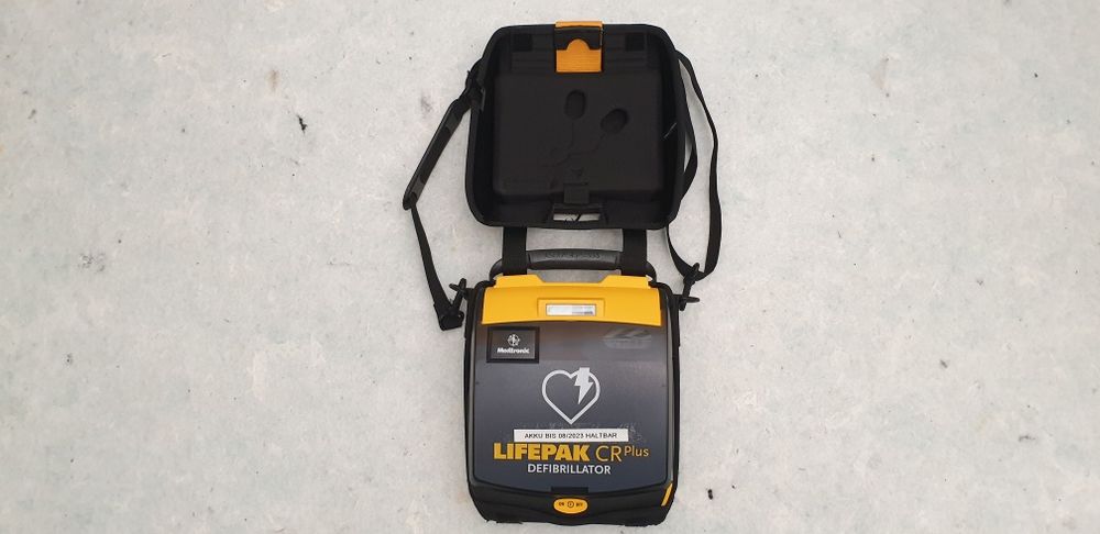 Lifepak CR Plus defibrylator
